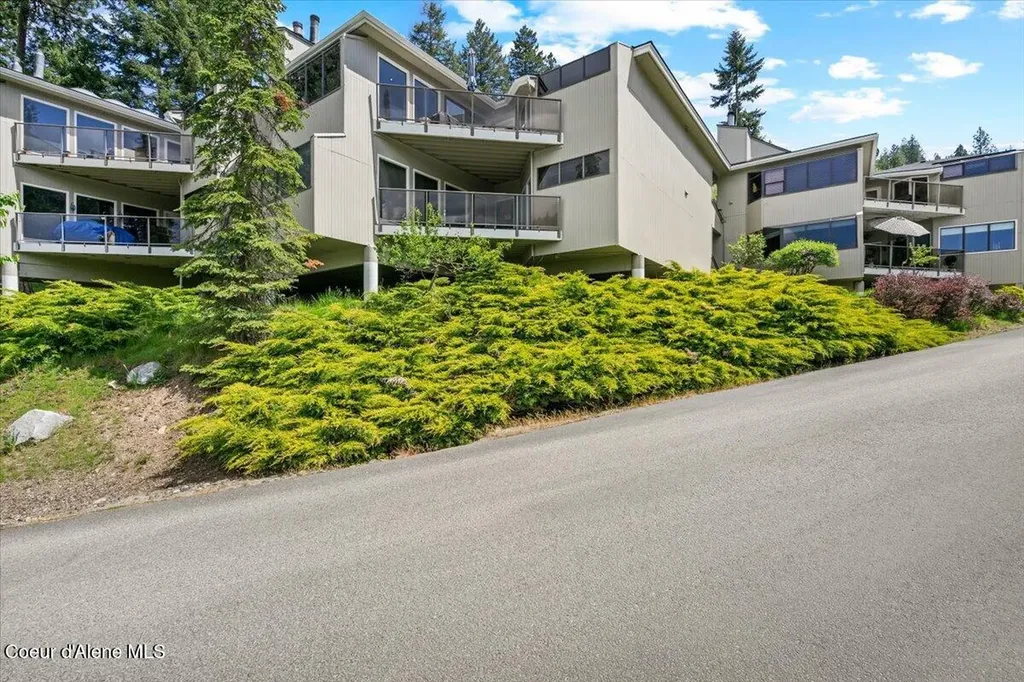 3570 E Tobler Road Hayden ID 83835