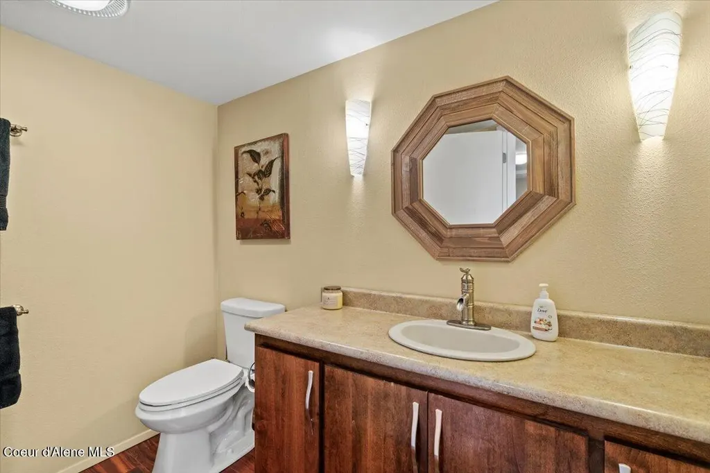 3570 E Tobler Road Hayden ID 83835