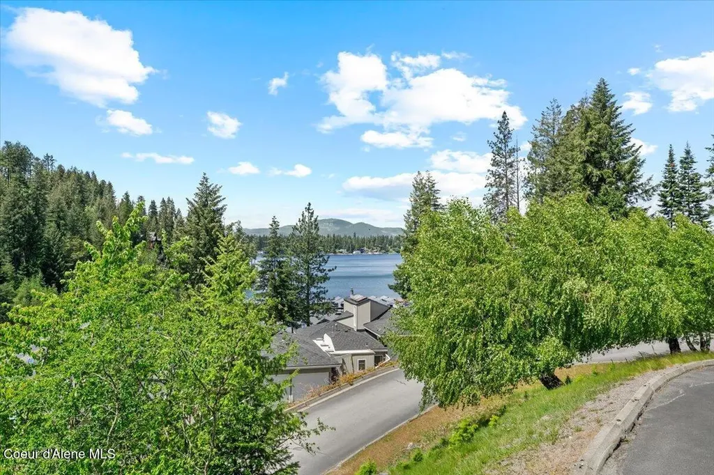 3570 E Tobler Road Hayden ID 83835