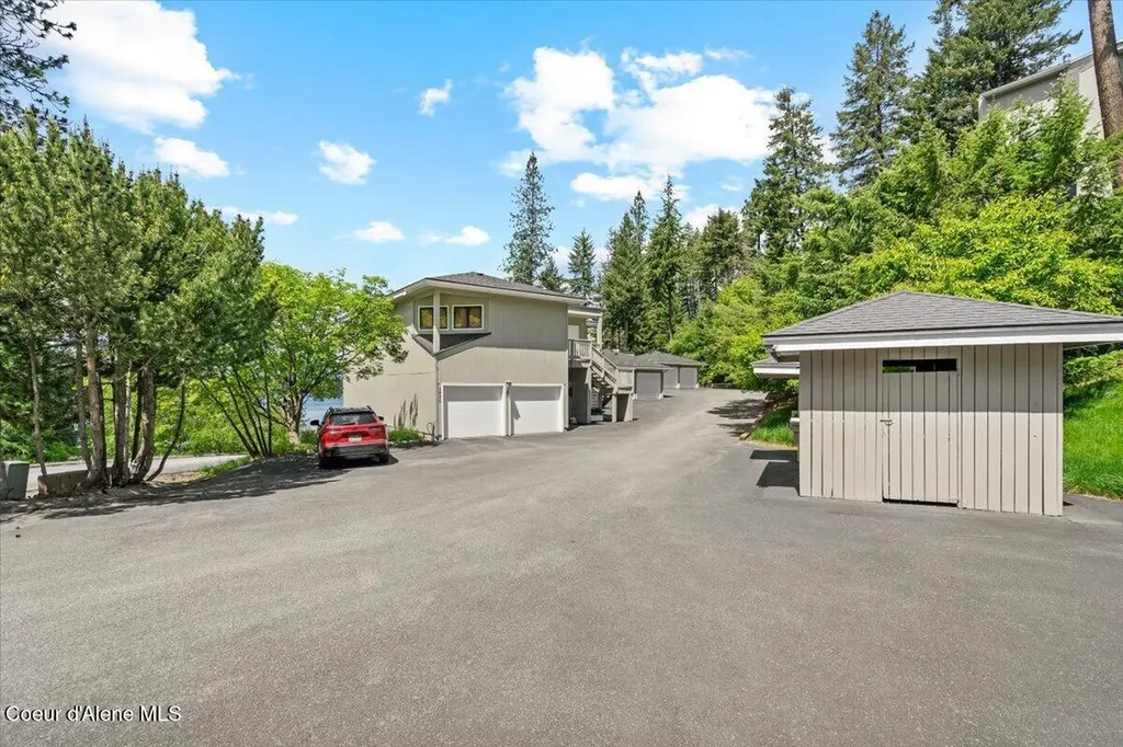 3570 E Tobler Road Hayden ID 83835