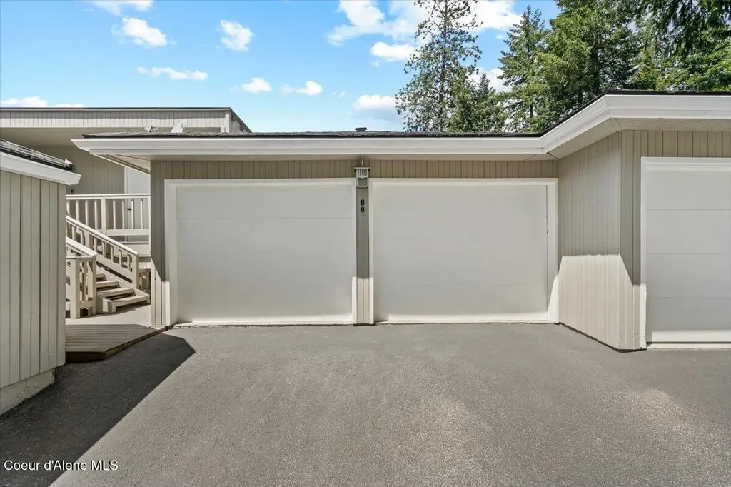 3570 E Tobler Road Hayden ID 83835