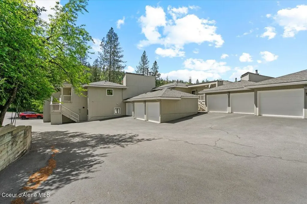 3570 E Tobler Road Hayden ID 83835