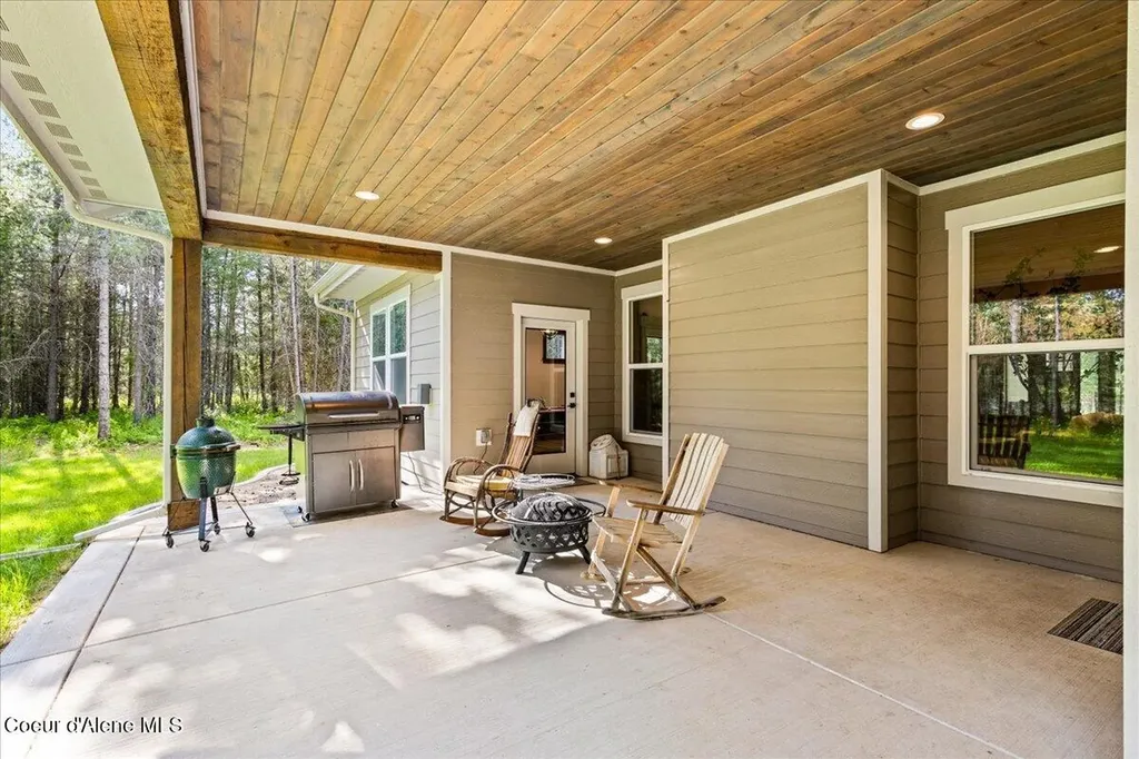 92 Graham Avenue Priest River ID 83856