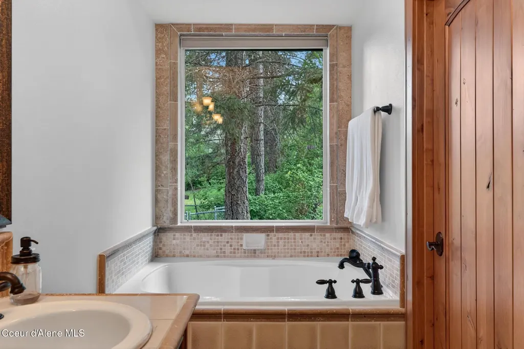 37371 E Hayden Lake Road Hayden ID 83835