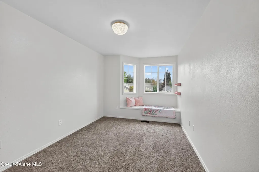 9158 N Castle Way Hayden ID 83835