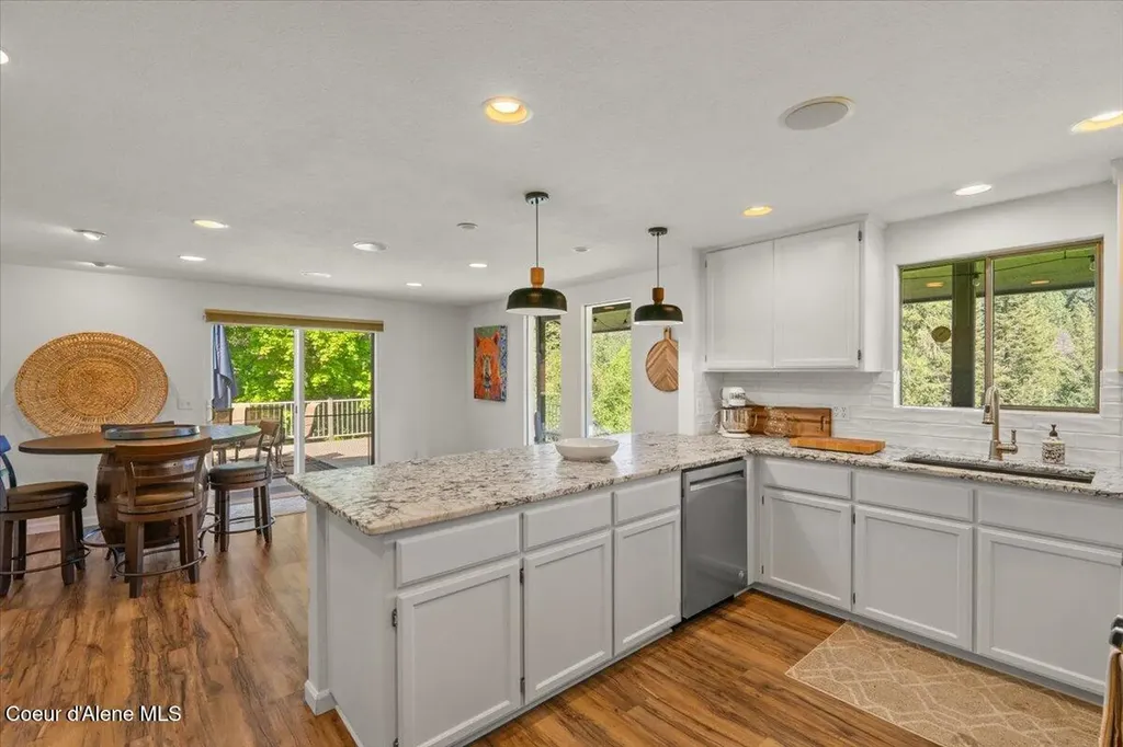 11901 N Eastshore Drive Hayden ID 83835