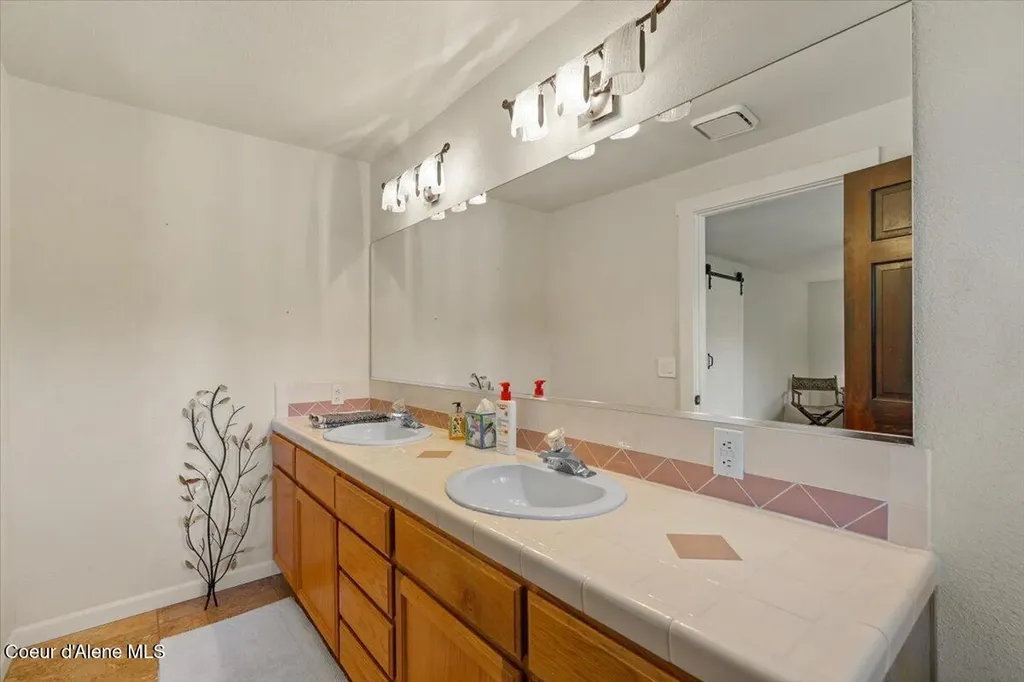 11901 N Eastshore Drive Hayden ID 83835