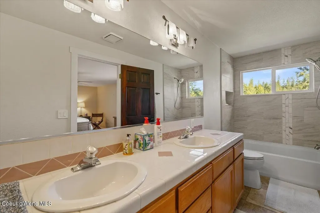 11901 N Eastshore Drive Hayden ID 83835