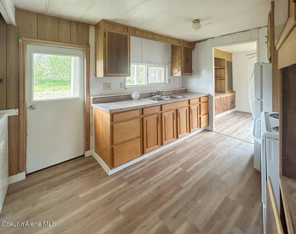 71 E Railroad Street Moyie Springs ID 83845