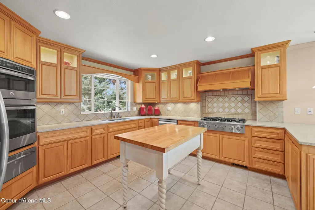 5040 E Inverness Drive Post Falls ID 83854