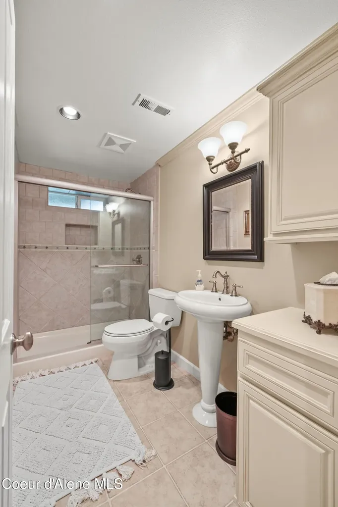 5040 E Inverness Drive Post Falls ID 83854