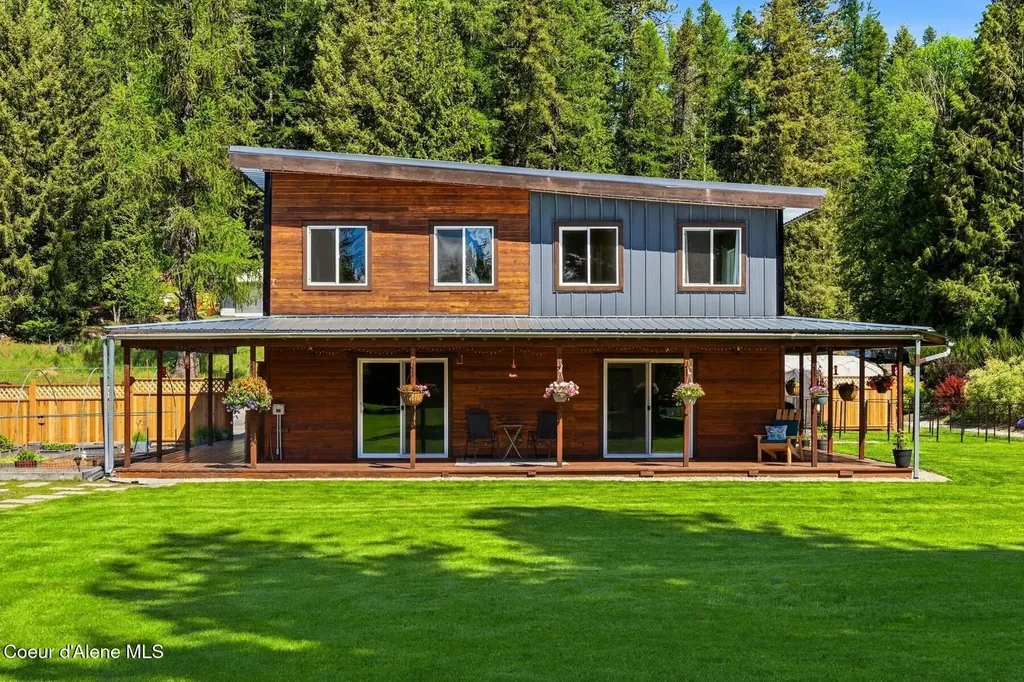 925 Lower Pack River Road Sandpoint ID 83864