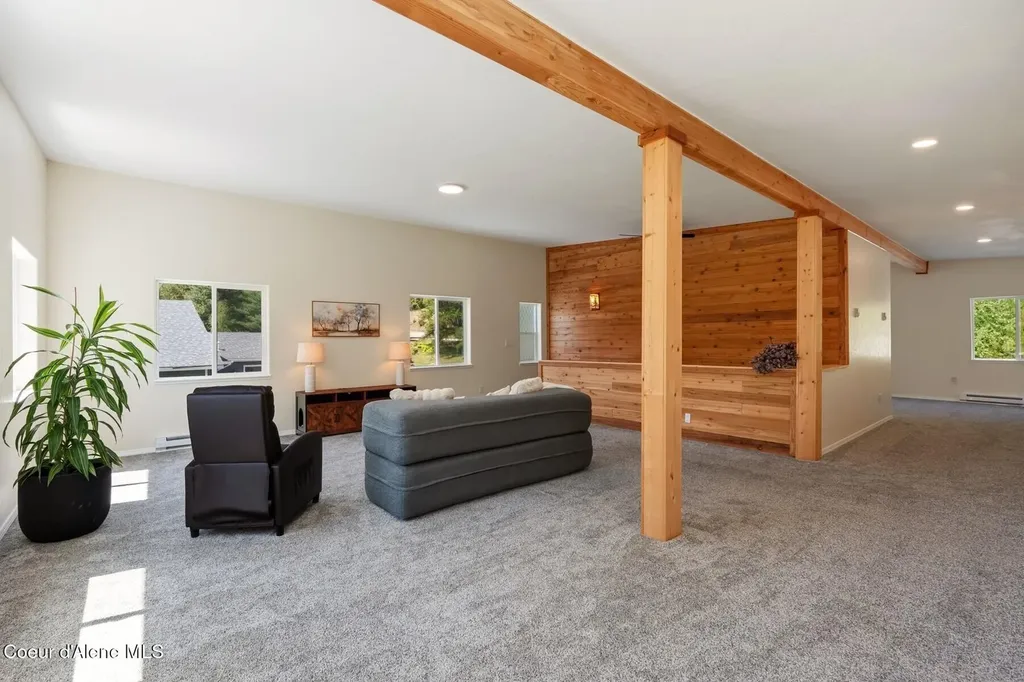 925 Lower Pack River Road Sandpoint ID 83864
