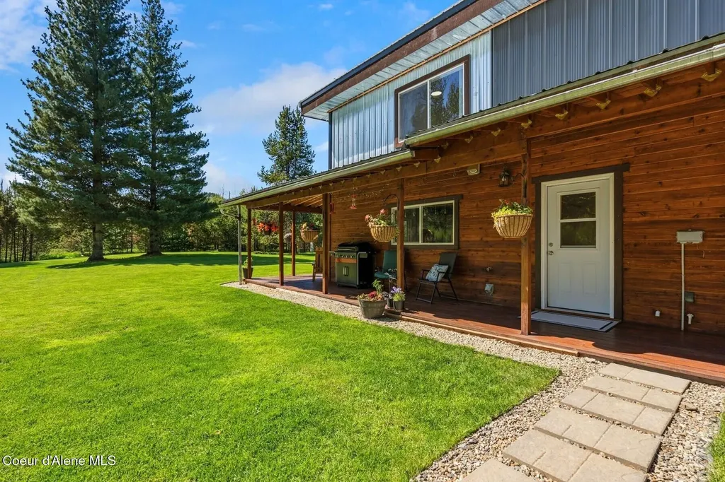 925 Lower Pack River Road Sandpoint ID 83864