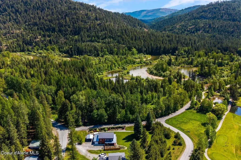925 Lower Pack River Road Sandpoint ID 83864