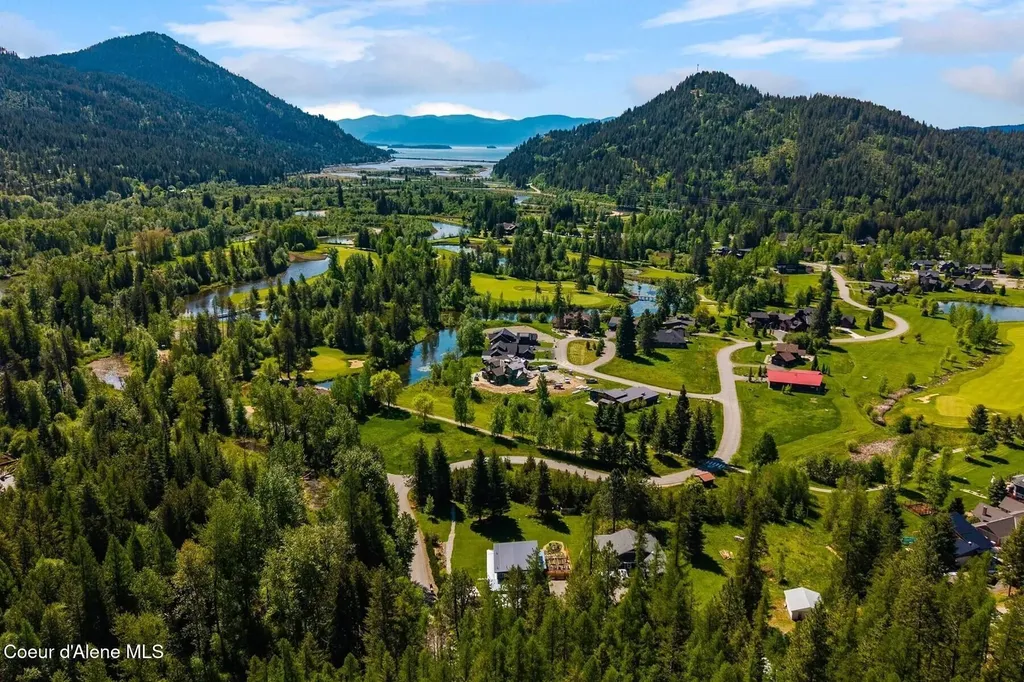 925 Lower Pack River Road Sandpoint ID 83864