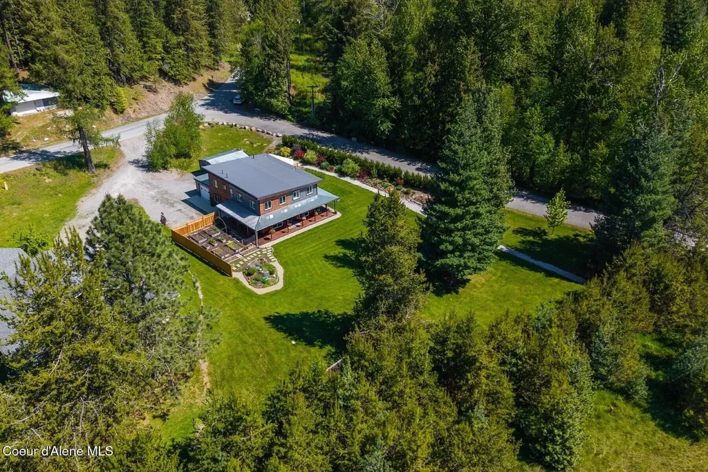 925 Lower Pack River Road Sandpoint ID 83864