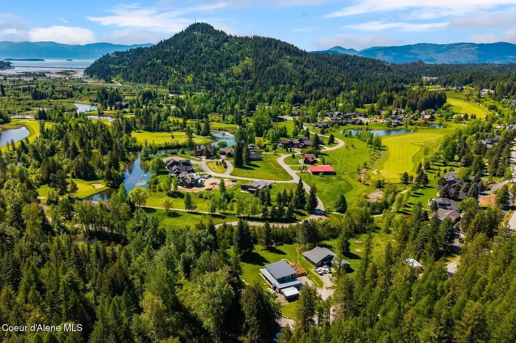 925 Lower Pack River Road Sandpoint ID 83864