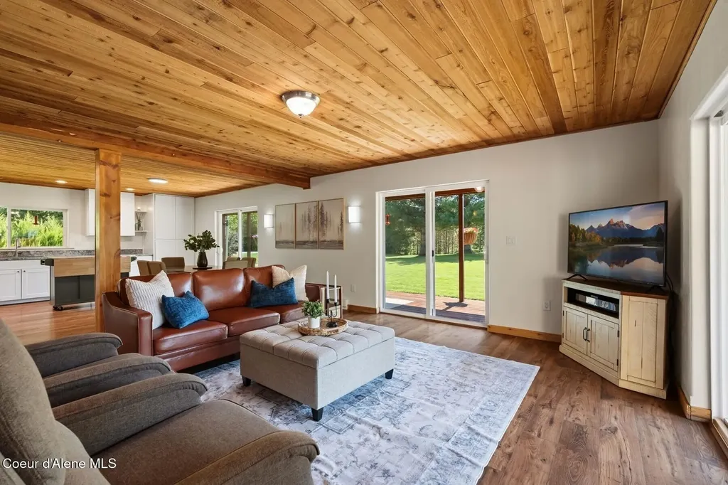 925 Lower Pack River Road Sandpoint ID 83864