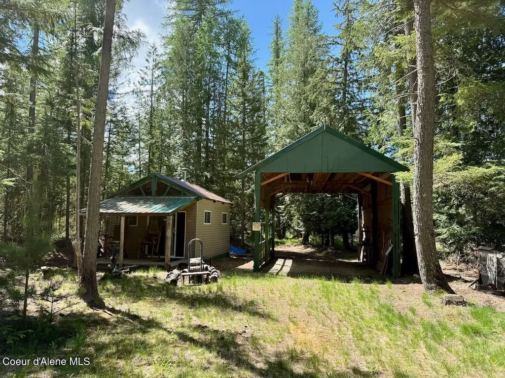 8213 Rapid Lightning Road Sandpoint ID 83864