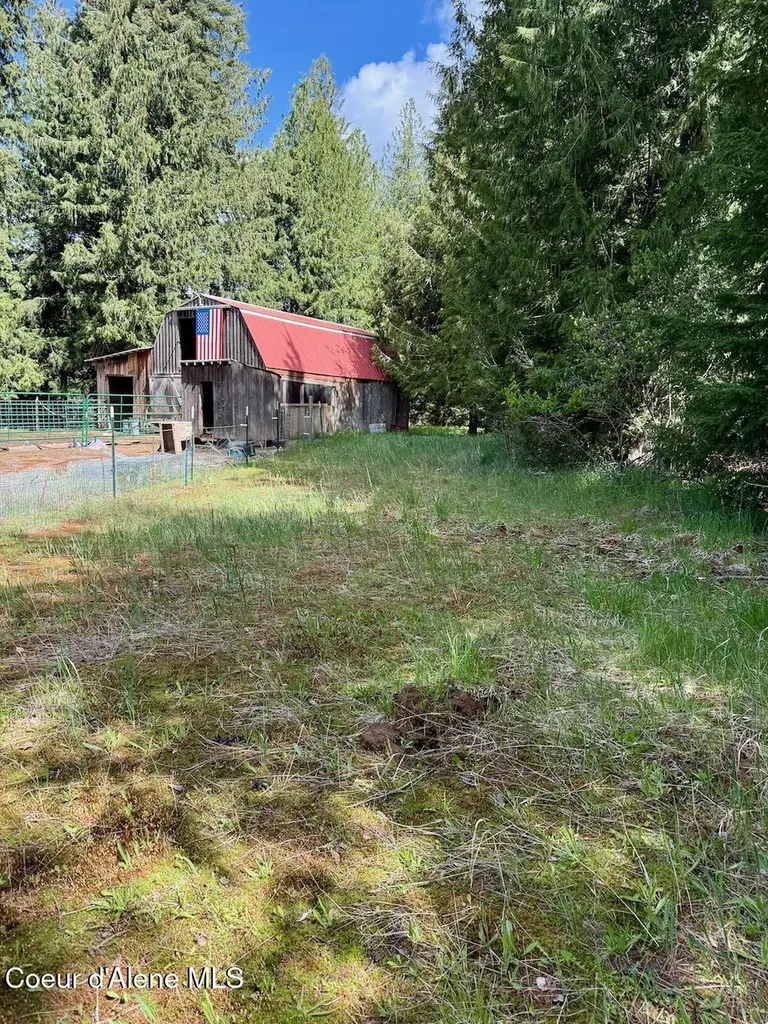 8213 Rapid Lightning Road Sandpoint ID 83864