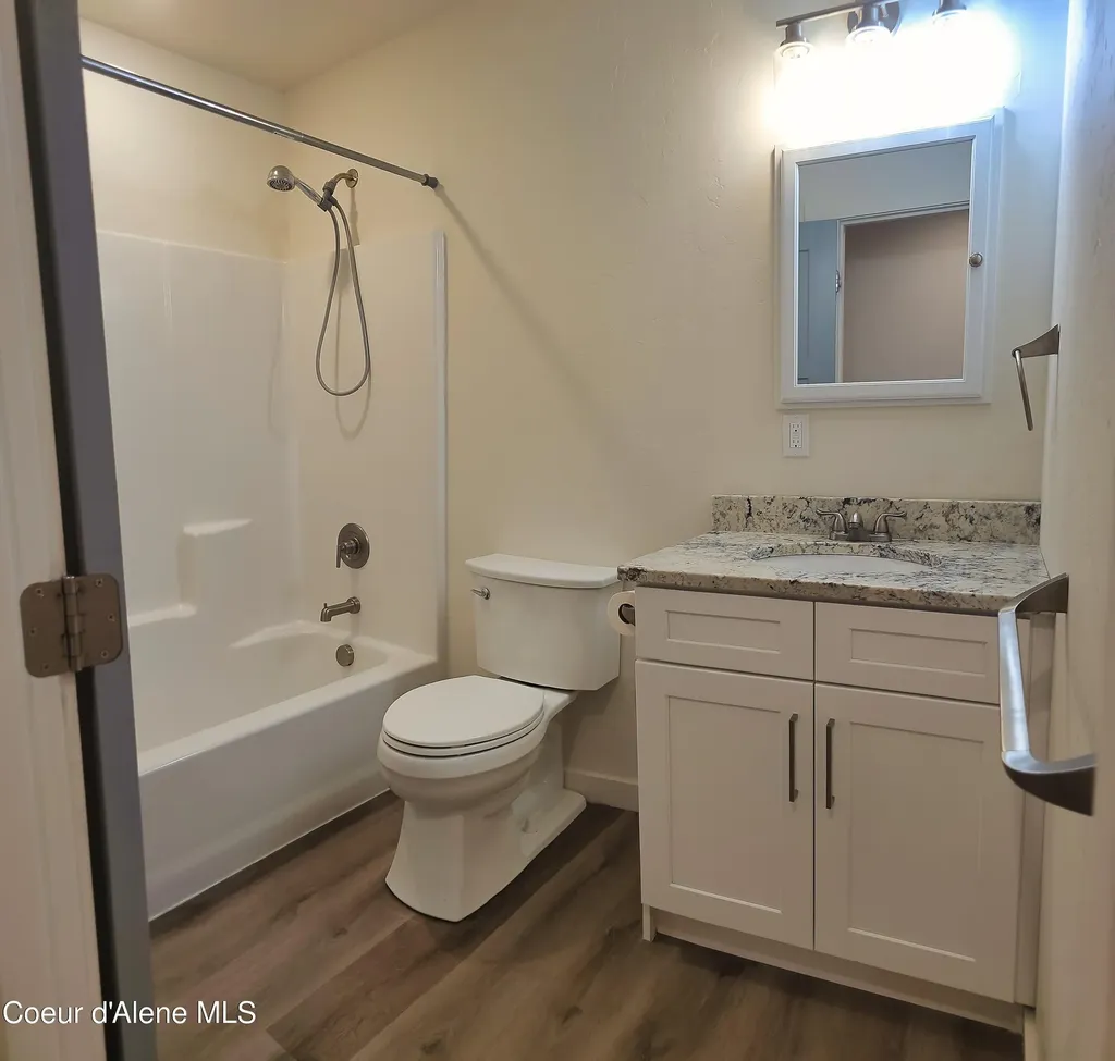 389 Hardy Loop Bonners Ferry ID 83805