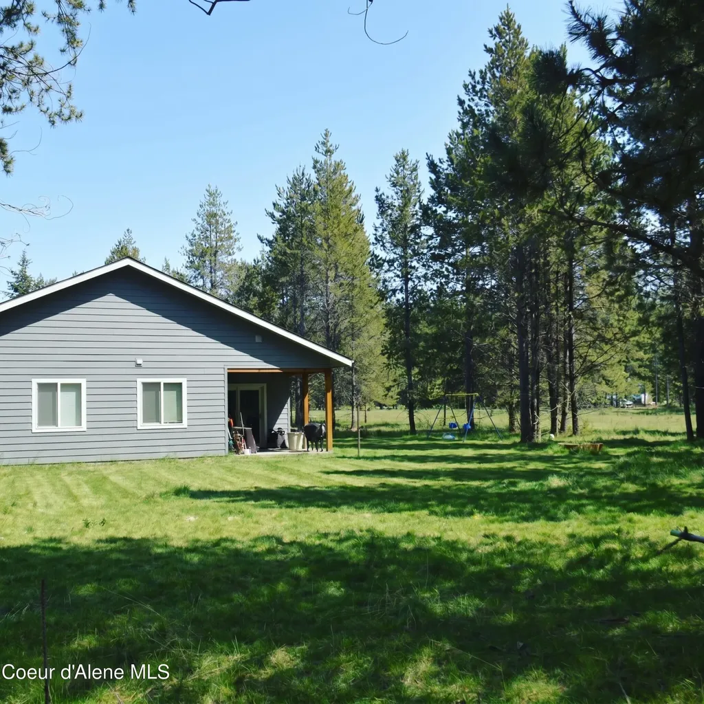 389 Hardy Loop Bonners Ferry ID 83805
