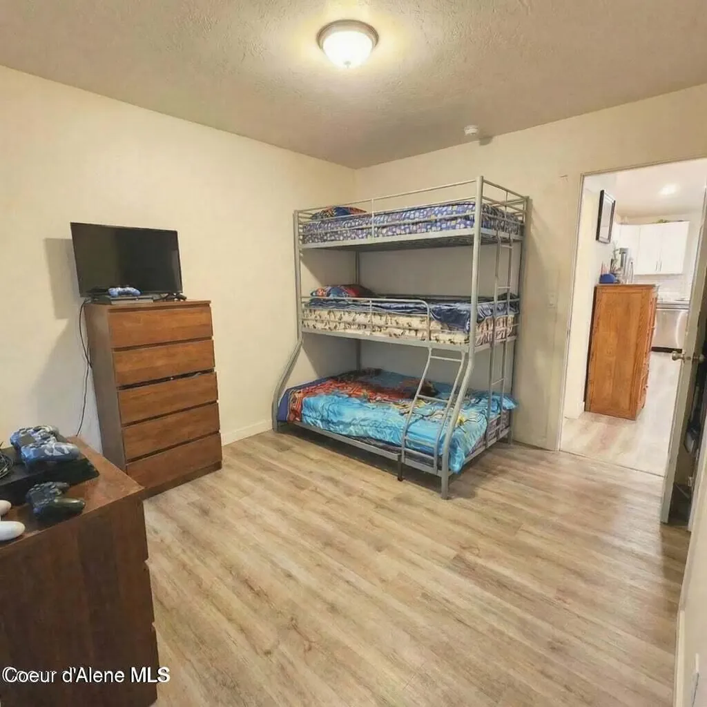 389 Hardy Loop Bonners Ferry ID 83805