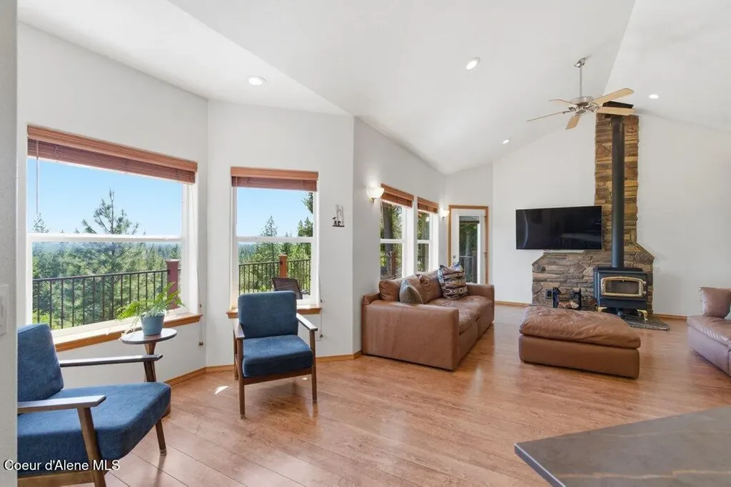 23216 N Teddy Loop Rathdrum ID 83858