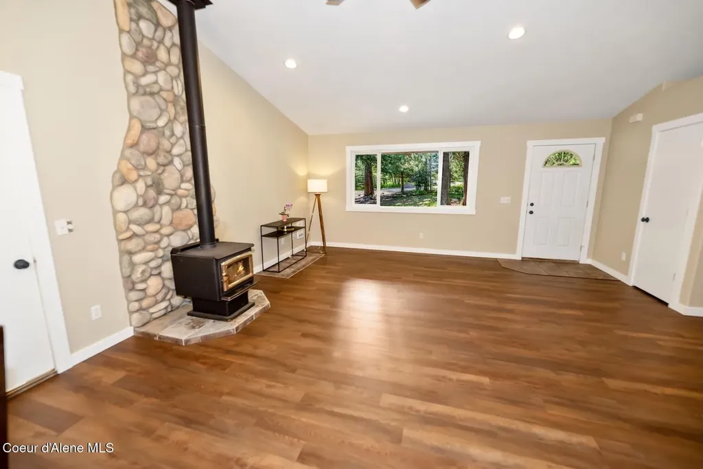 97 N Ryan Road Priest Lake ID 83856