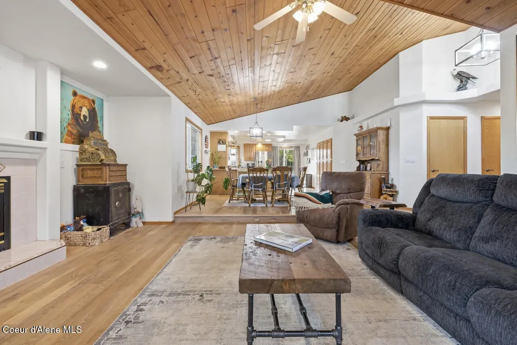 9353 N Finucane Drive Hayden ID 83835