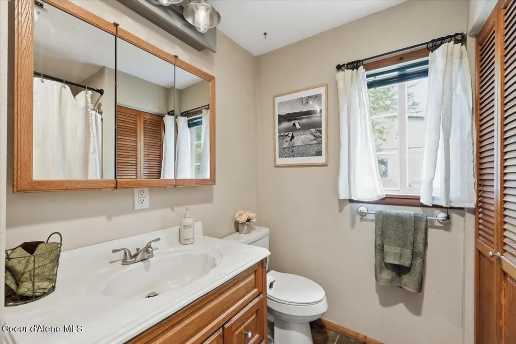 6927 W Maine Street Spirit Lake ID 83869