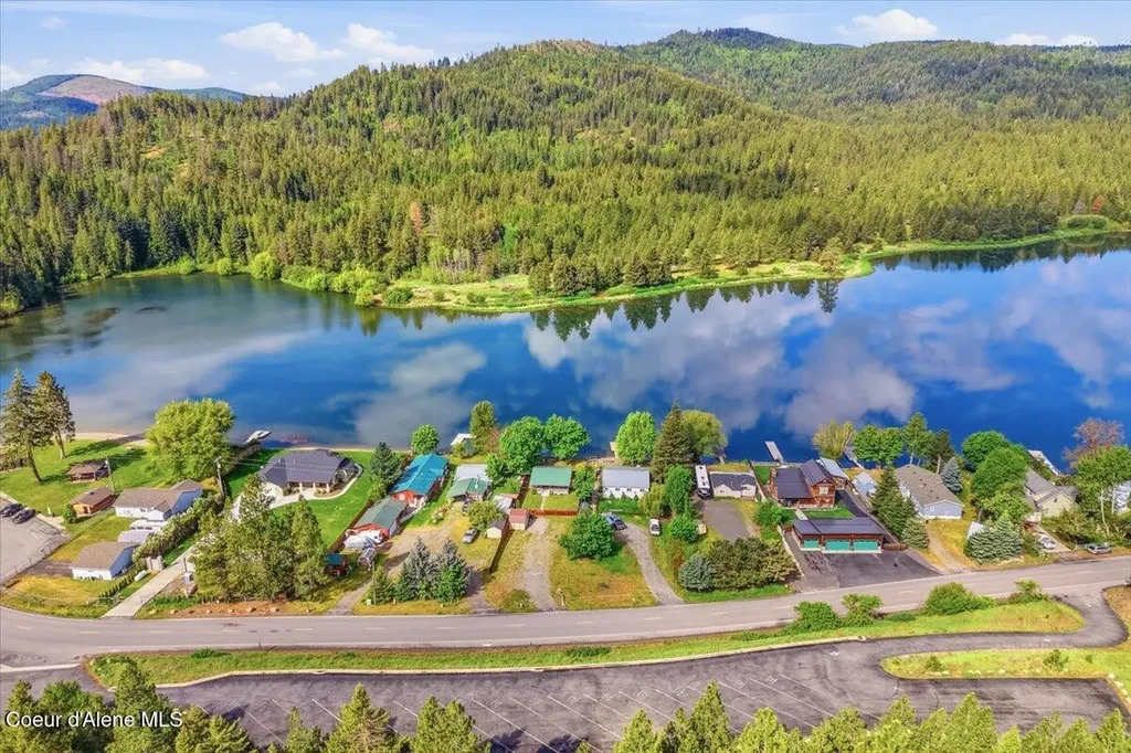 6927 W Maine Street Spirit Lake ID 83869
