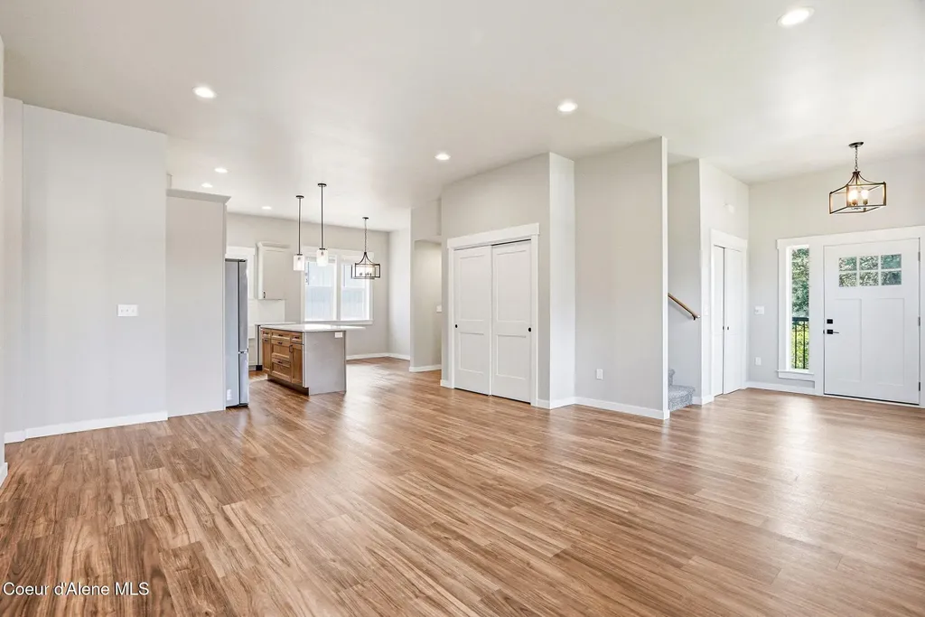 40083 Lake Terrace Court Loon Lake WA 99148