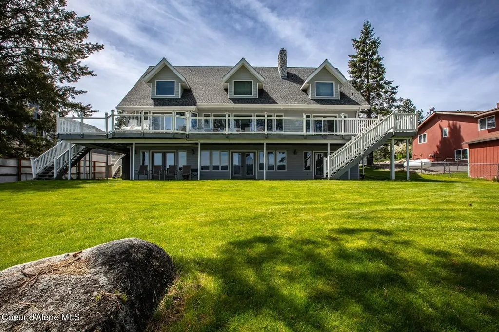 433 Campbell Point Road Laclede ID 83841
