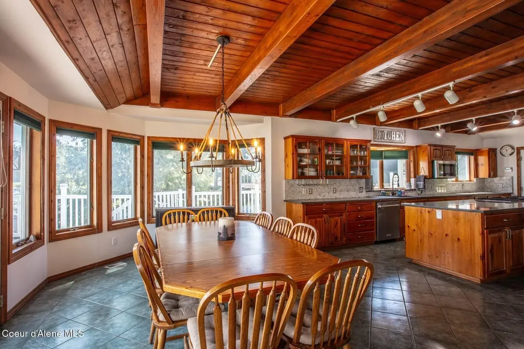 433 Campbell Point Road Laclede ID 83841