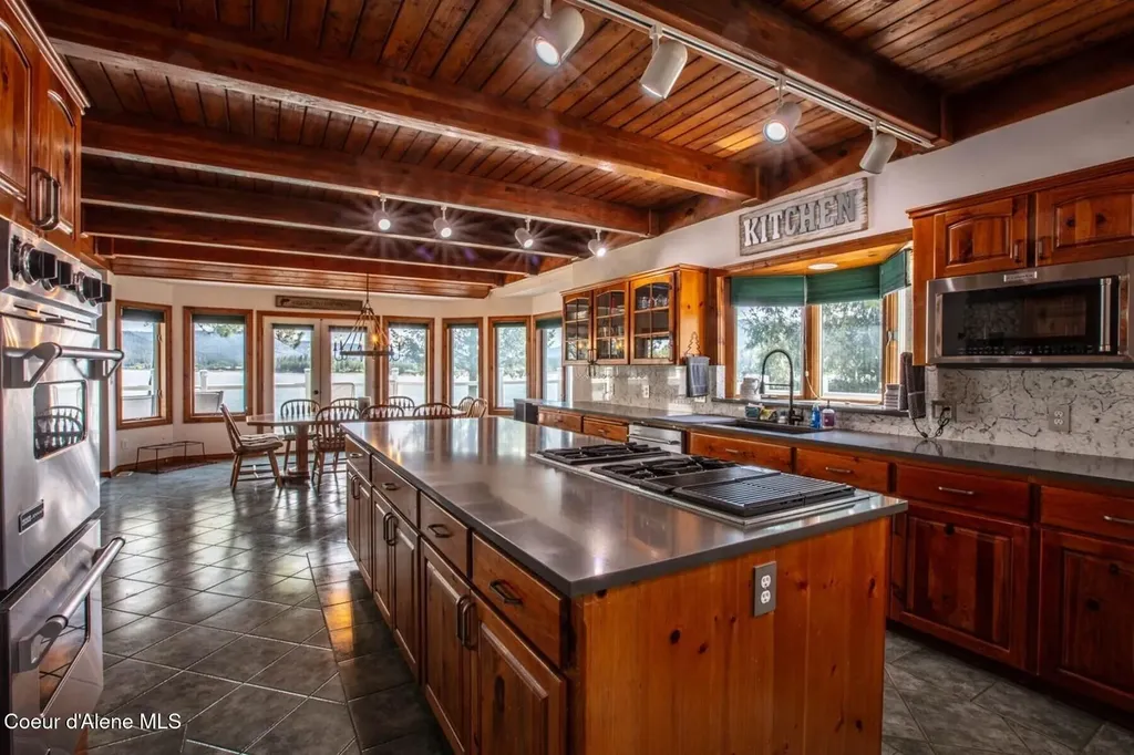 433 Campbell Point Road Laclede ID 83841