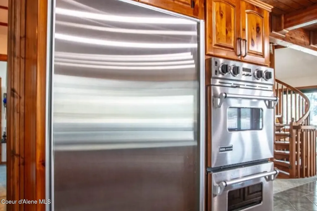 433 Campbell Point Road Laclede ID 83841