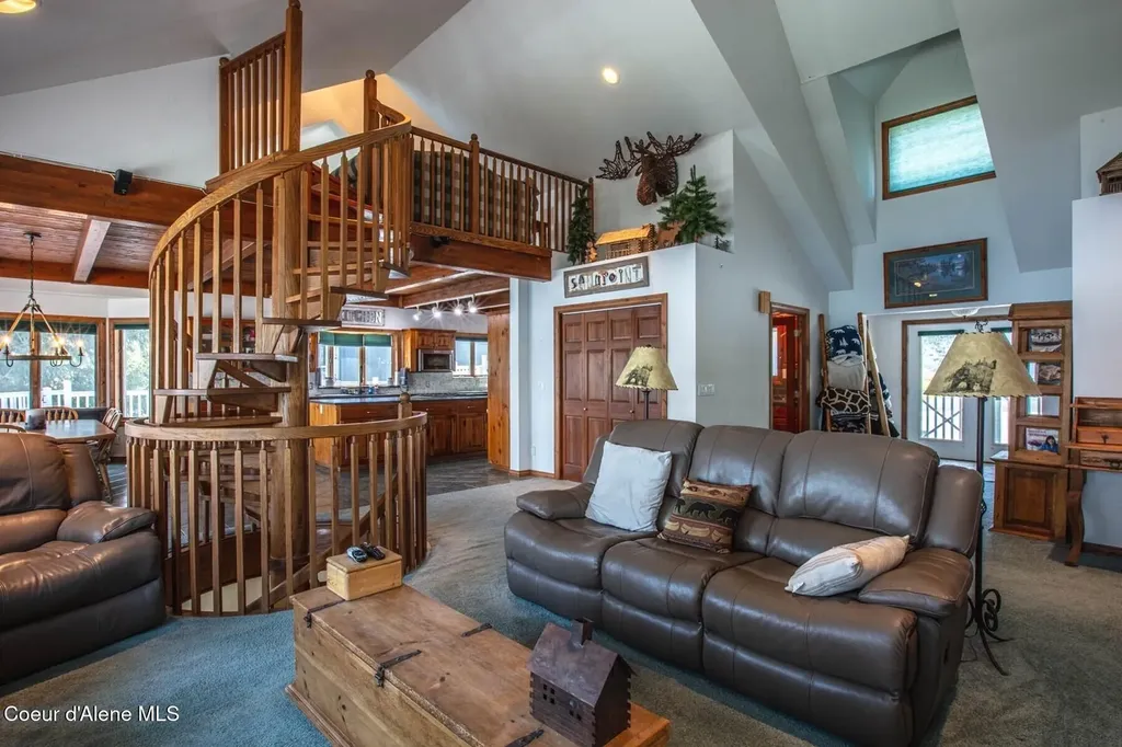 433 Campbell Point Road Laclede ID 83841