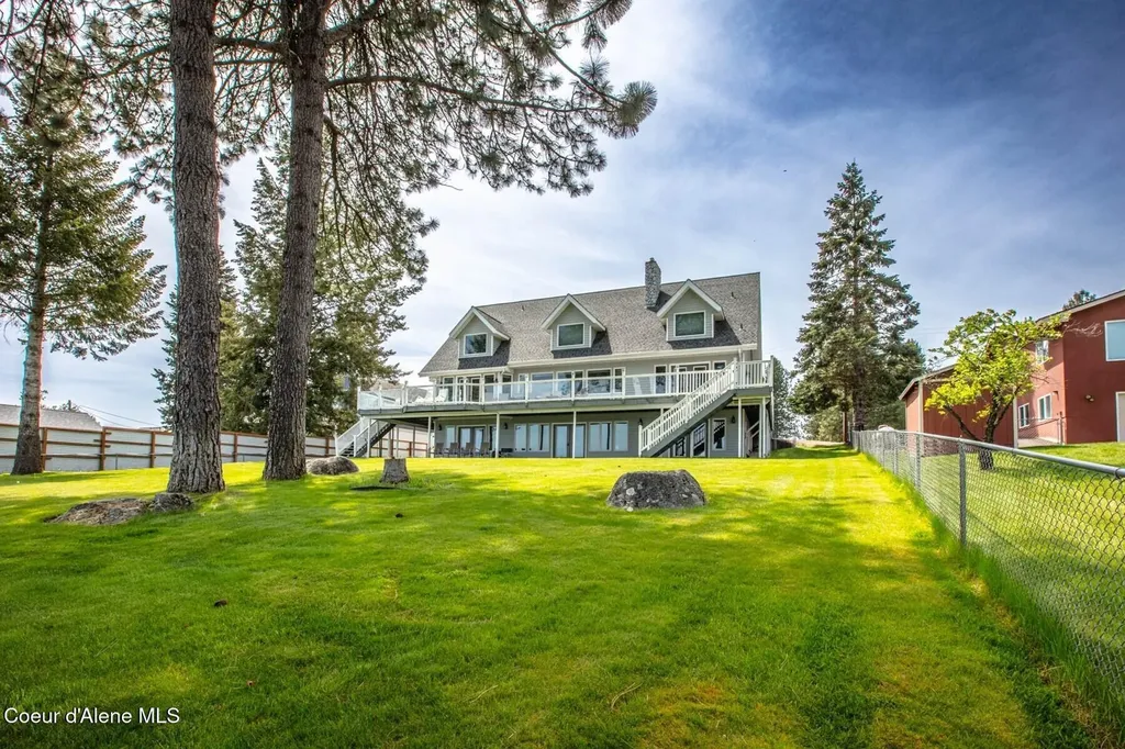 433 Campbell Point Road Laclede ID 83841
