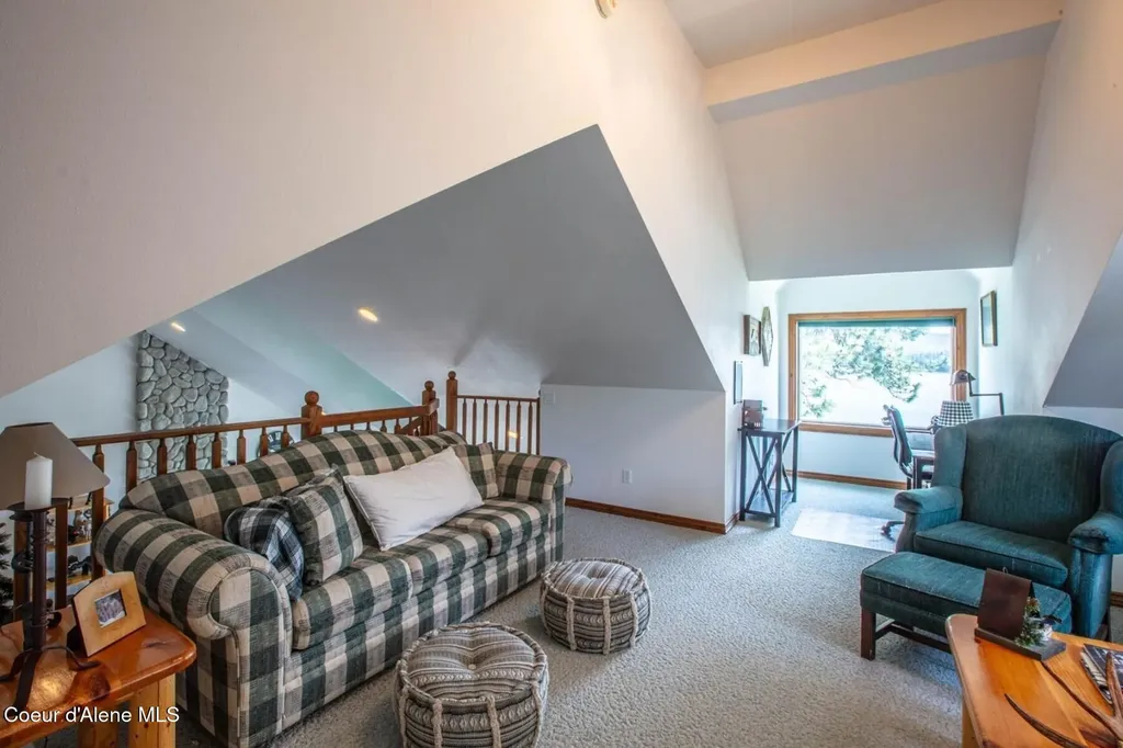 433 Campbell Point Road Laclede ID 83841