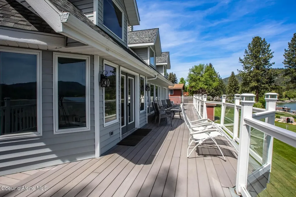 433 Campbell Point Road Laclede ID 83841