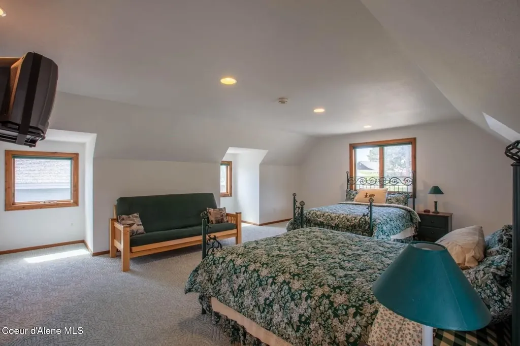 433 Campbell Point Road Laclede ID 83841