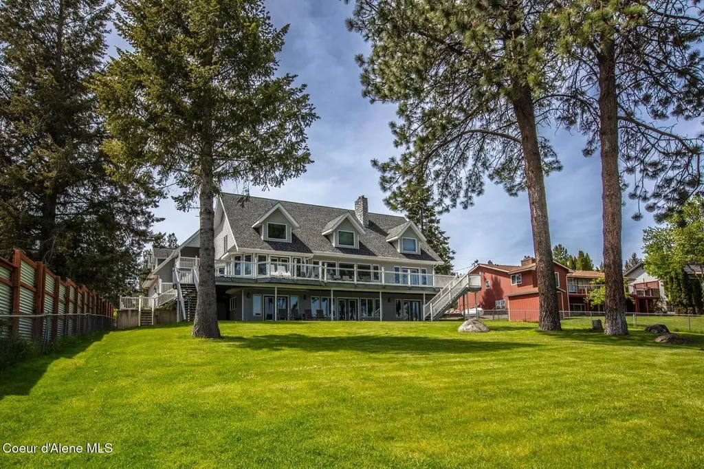 433 Campbell Point Road Laclede ID 83841