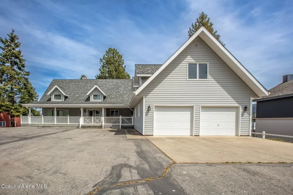 433 Campbell Point Road Laclede ID 83841