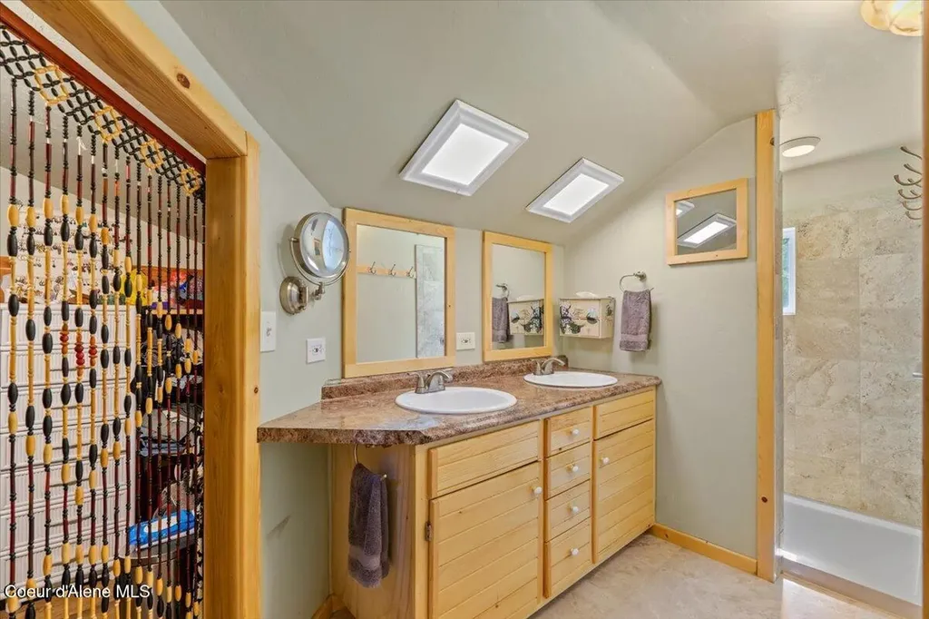 594 Hidden Valley Road Sandpoint ID 83864