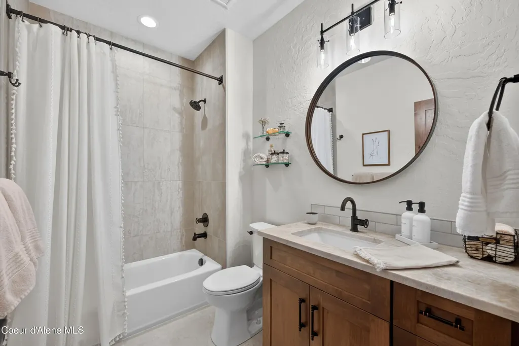 17661 N Richards Drive Hayden ID 83835