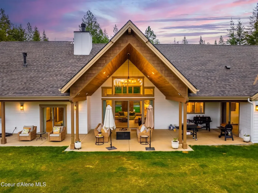 17661 N Richards Drive Hayden ID 83835