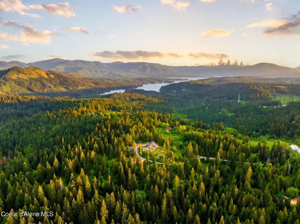 17661 N Richards Drive Hayden ID 83835