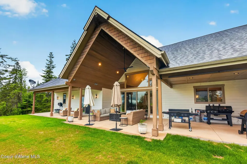17661 N Richards Drive Hayden ID 83835